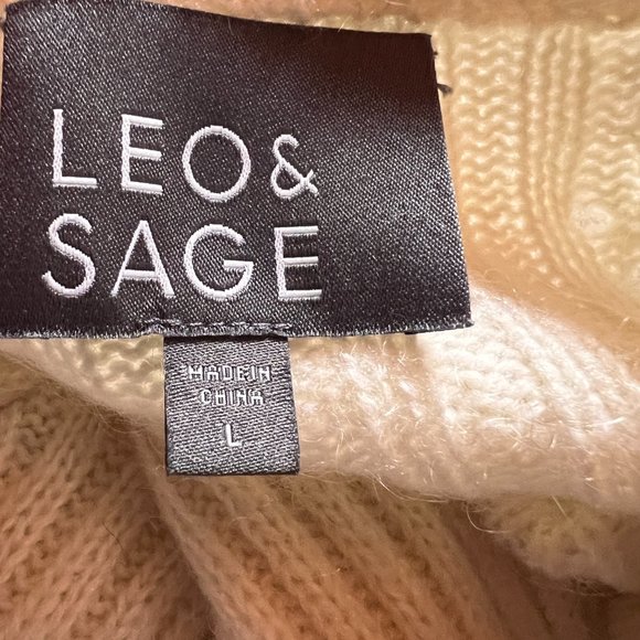 Leo & Sage size large sweater with trumpet sleeves - Picture 3 of 7